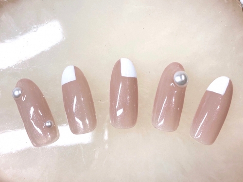 肌馴染みの良いベージュカラーで秋ネイル☆高田馬場 ネイル マツエク