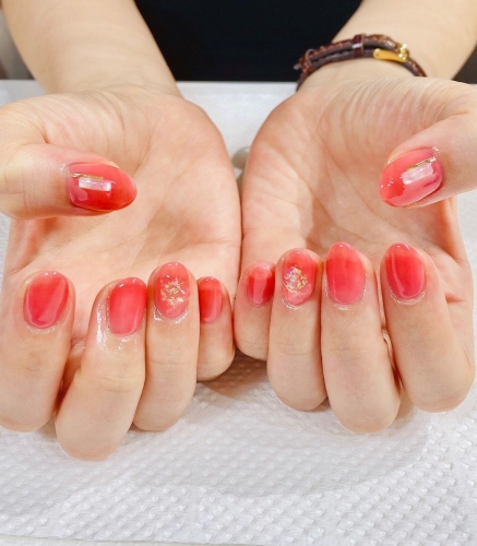 ぷっくりツヤツヤ人気の定額シンプルデザイン♪高田馬場 ネイル   マツエク