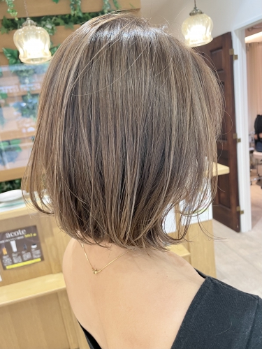 白髪ぼかしハイライト　脱白髪染め