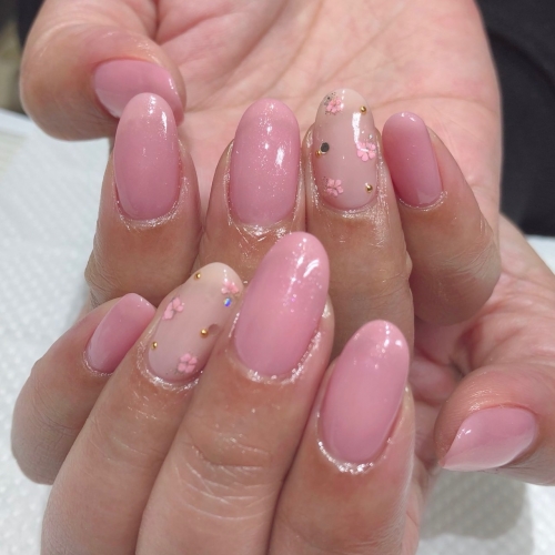 お花柄のシンプルネイル☆高田馬場 ネイル マツエク