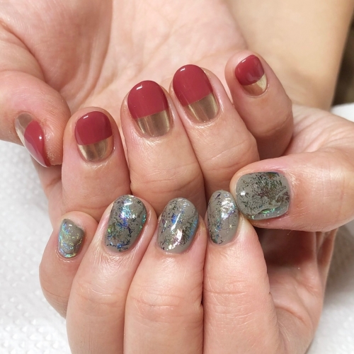 1度に2つのネイルが楽しめるアシメデザイン☆高田馬場 ネイル マツエク