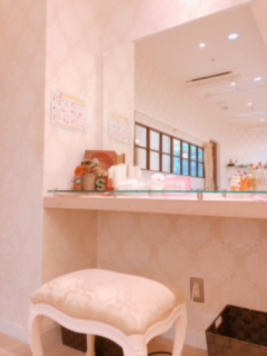 当店のドレッサー（アイロンの貸し出しございます）