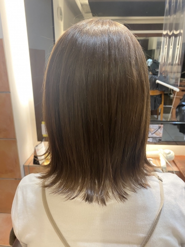 伸ばしかけの方にもオススメな切りっぱなしボブ