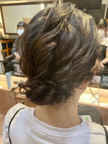結婚式などのヘアセットのご予約もお待ちしております