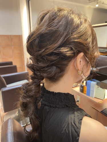 結婚式などのヘアセットもご予約可能です！
