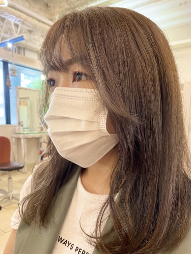 顔まわりに動きを出して可愛く☆