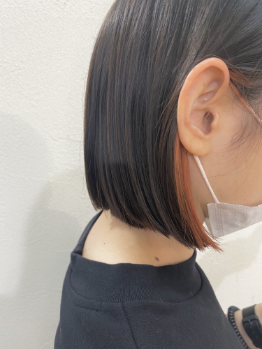 切りっぱなしボブ　イヤリングカラー