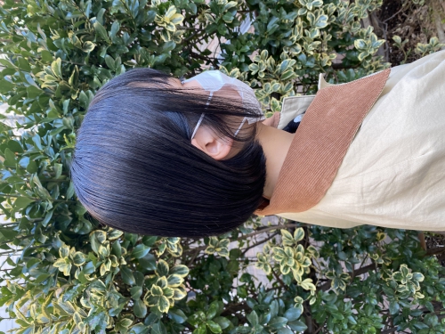 丸みボブにブルーブラックカラー