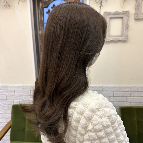 オリーブベージュ 透明感カラー