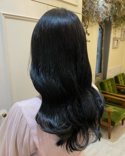 透明感のある暗髪