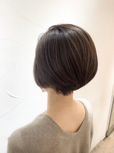 脱白髪染め！今人気の白髪ぼかしハイライト