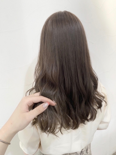 ミルクティーベージュ×ゆるふわロング☆高田馬場 美容室 酸熱 髪質改善トリートメント