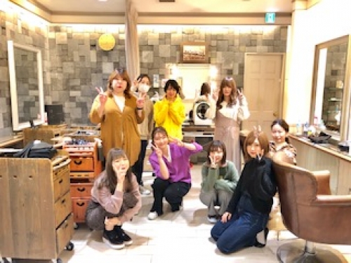 ＊本日の出勤スタッフと予約状況＊