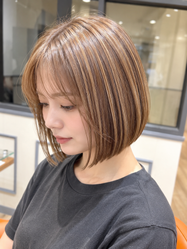 透明感カラー×切りっぱなしボブ