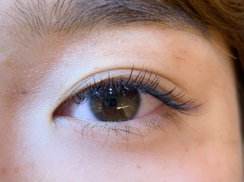 睫毛の負担が気になる方にオススメ☆フラットラッシュ
