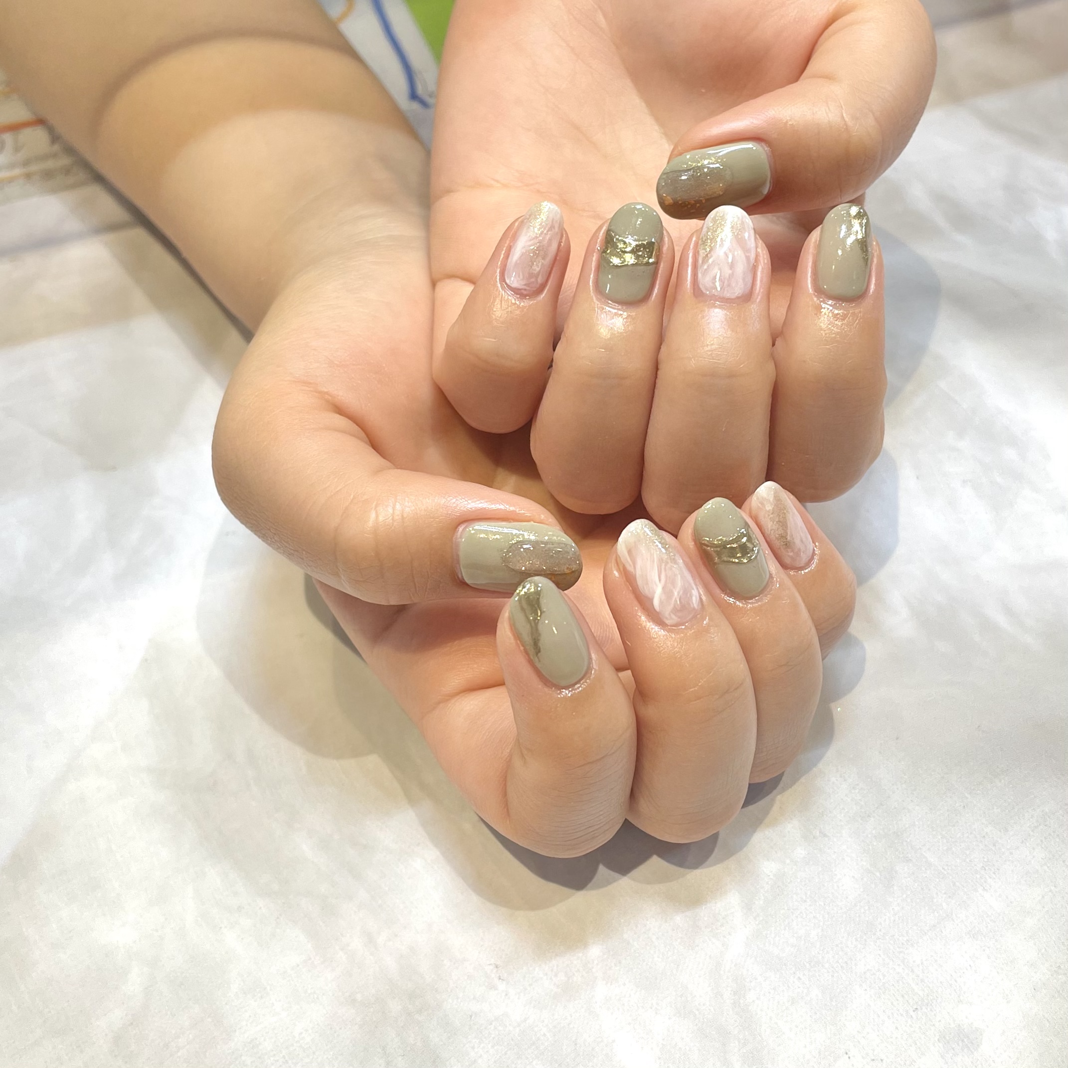 くすみグリーンネイル ブログ Luana 北千住店 美容室 美容院 Neolive ネオリーブ 渋谷 池袋 下北沢 自由が丘 新宿 銀座 吉祥寺 お茶の水 横浜 溝の口 表参道ほか