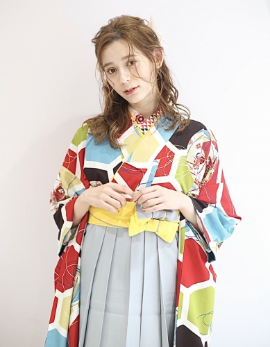 【卒業式のご案内】　袴着付け　ヘアセットメイク　池袋美容室　Neolive