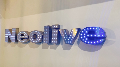 【年末年始営業のご案内】池袋美容室　Neolive キッズルーム　保育士在籍　卒業式袴着付け　ヘアセットメイク