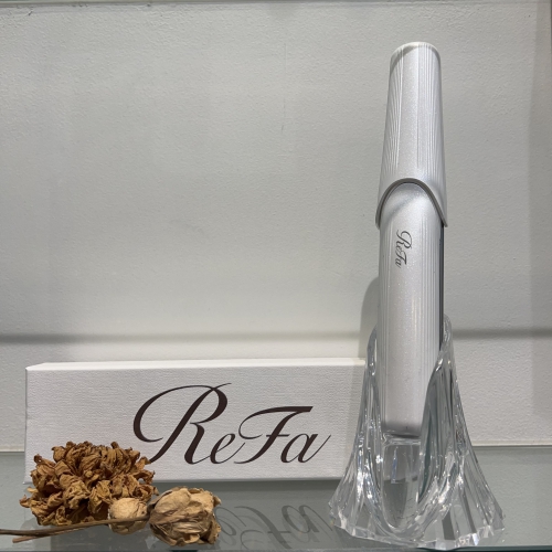 池袋 美容室 Neolive api ネイル メイク【リファフィンガーアイロン】