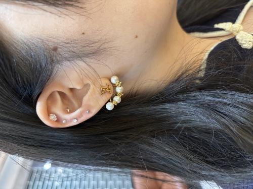 話題沸騰耳つぼジュエリー♪