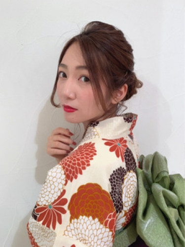 aobaでも浴衣の着付けやヘアセットのご予約を承っております◎