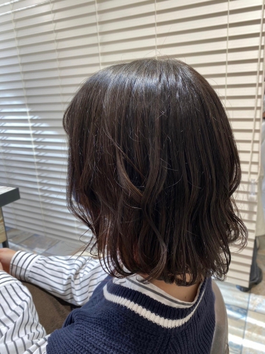 カーキベージュ×ナチュラルハイライト